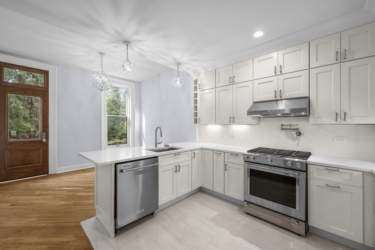 486 16th St #2 - Photo 5 of 10