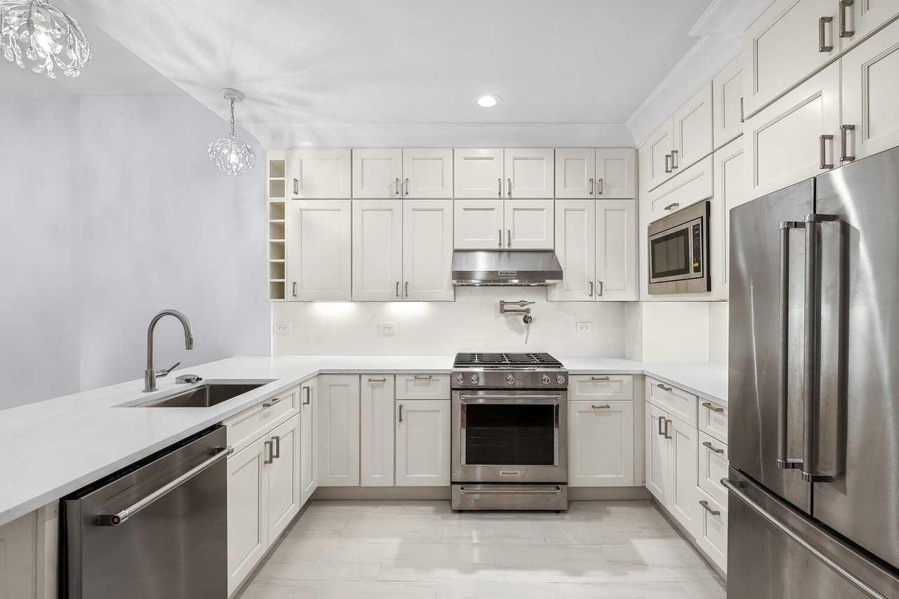 486 16th St #2 - Photo 6 of 10