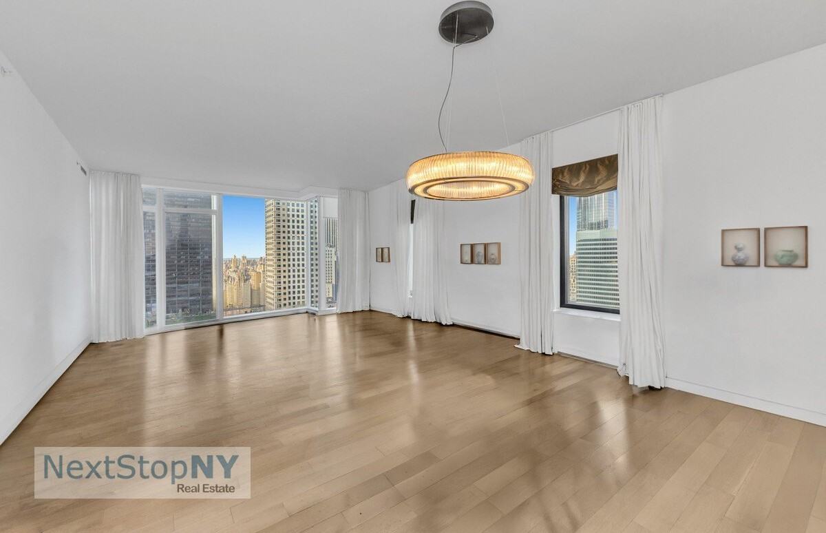 20 W 53rd St #36A - Photo 2 of 11