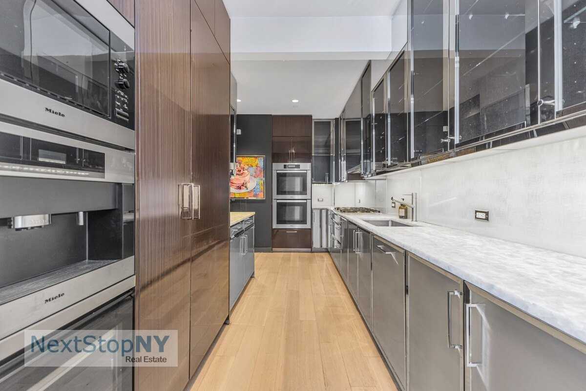 20 W 53rd St #36A - Photo 3 of 11