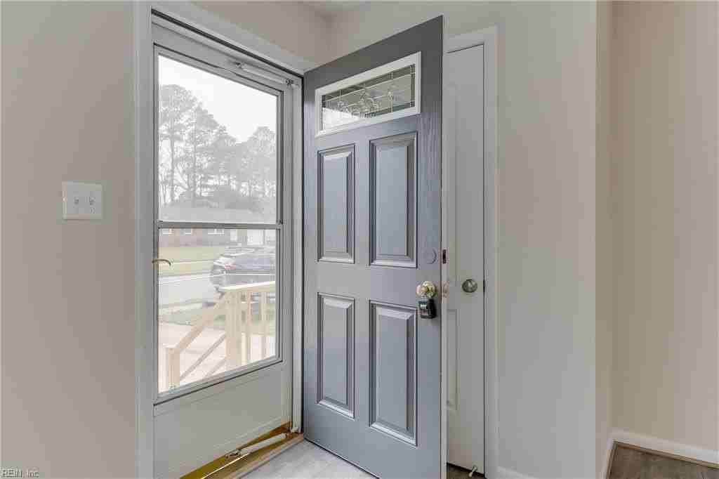 213 Clemwood Pkwy - Photo 3 of 28