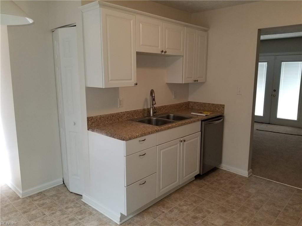 1125 Old Denbigh Blvd - Photo 3 of 18