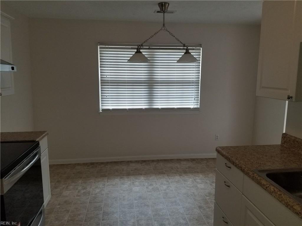 1125 Old Denbigh Blvd - Photo 5 of 18