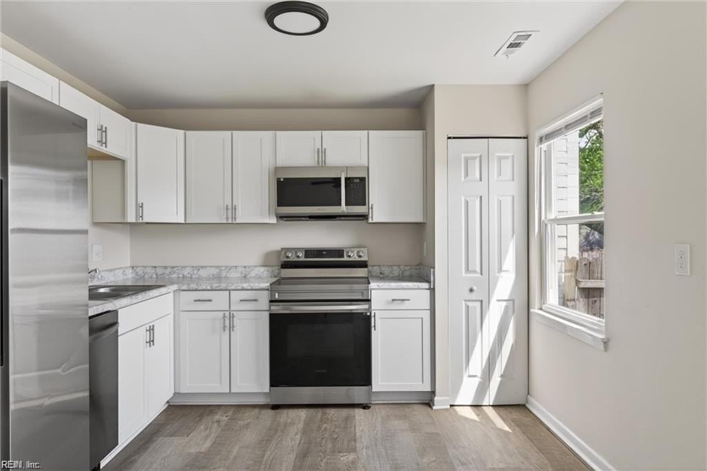 3017 Herrmann Ct - Photo 5 of 18
