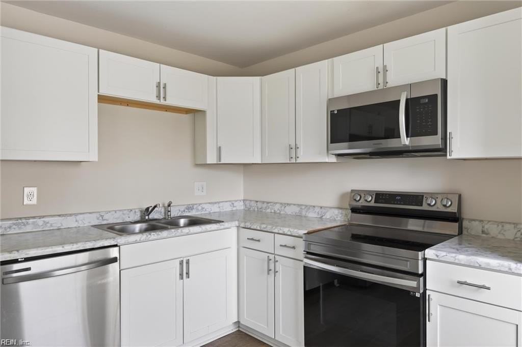 3017 Herrmann Ct - Photo 6 of 18