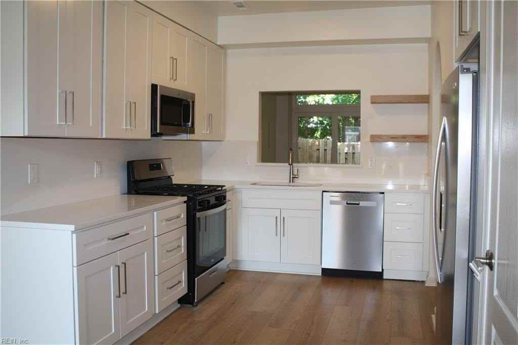2578 Hartley St - Photo 3 of 23