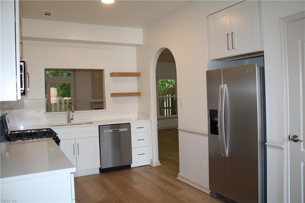 2578 Hartley St - Photo 4 of 23