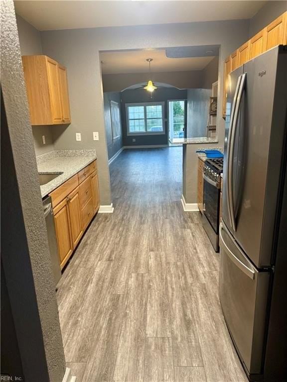 841 51st St - Photo 3 of 15
