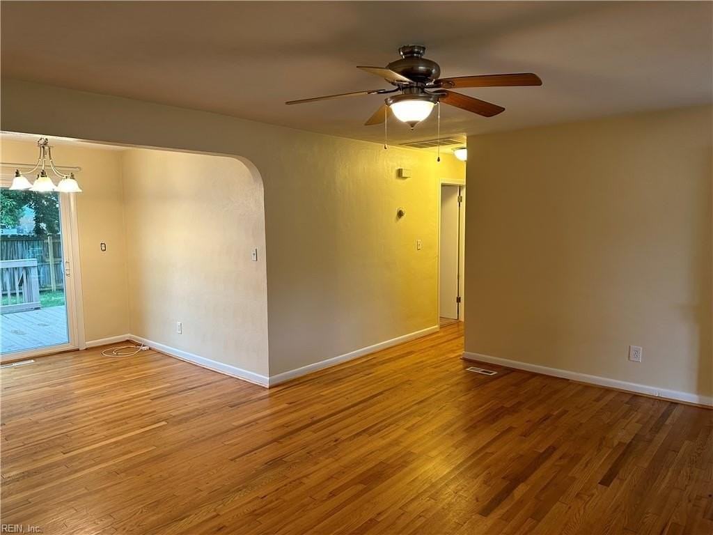 940 Redwood Cir - Photo 6 of 42