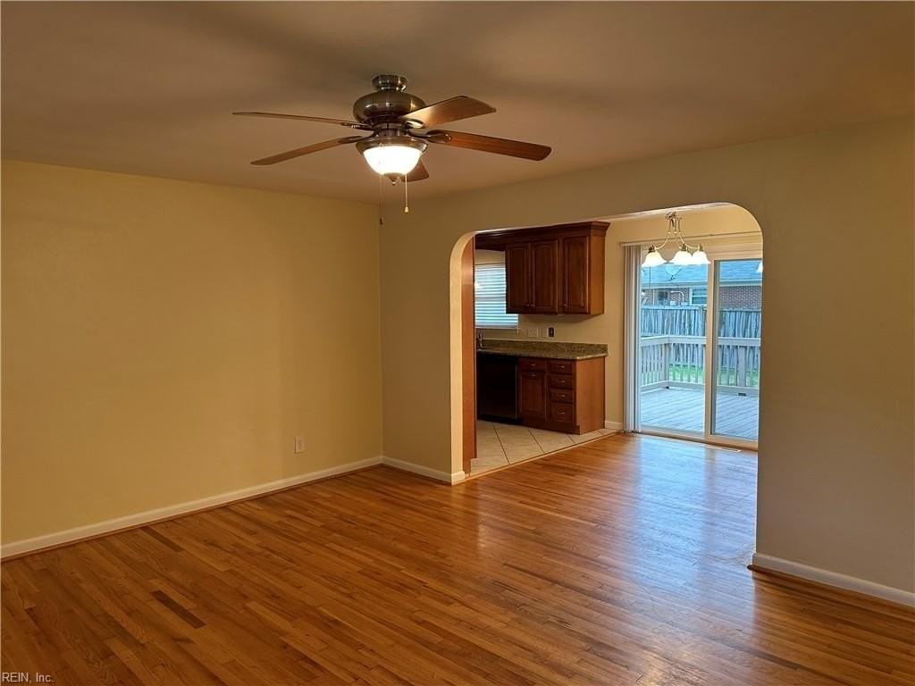 940 Redwood Cir - Photo 7 of 42