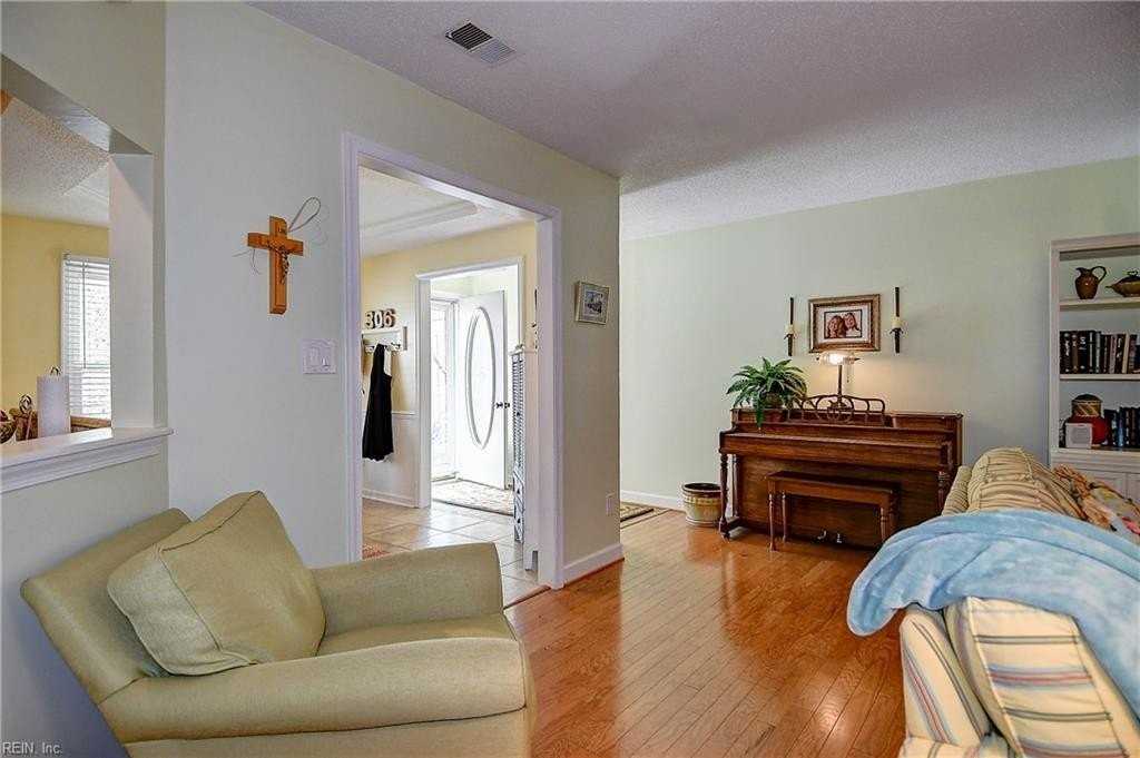 306 Esplanade Pl - Photo 4 of 39