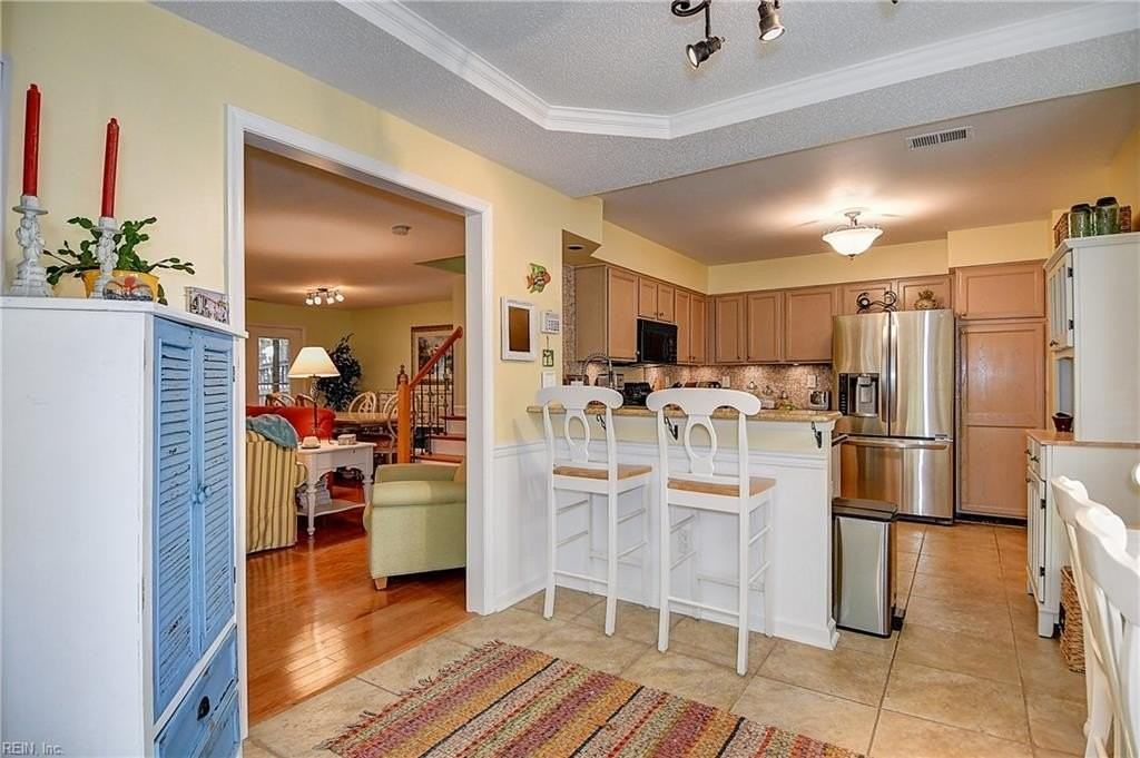 306 Esplanade Pl - Photo 7 of 39
