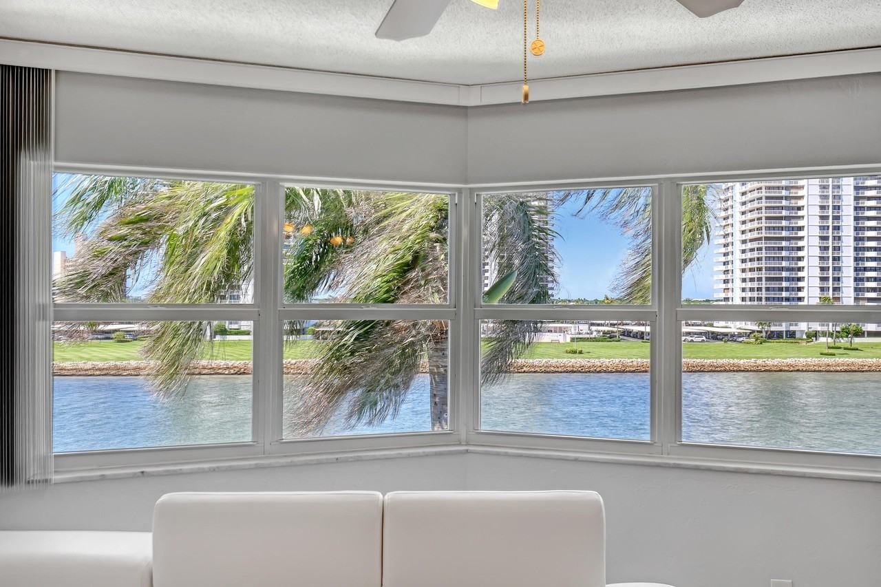28 Yacht Club Dr - Photo 2 of 22