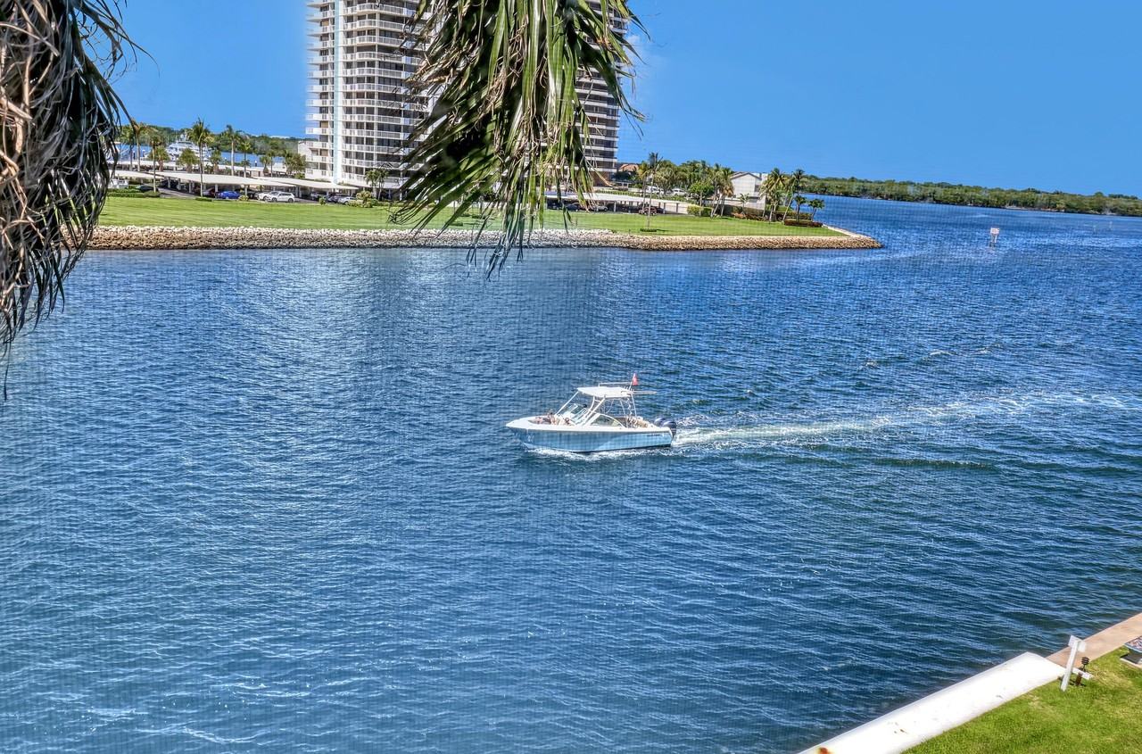 28 Yacht Club Dr - Photo 3 of 22