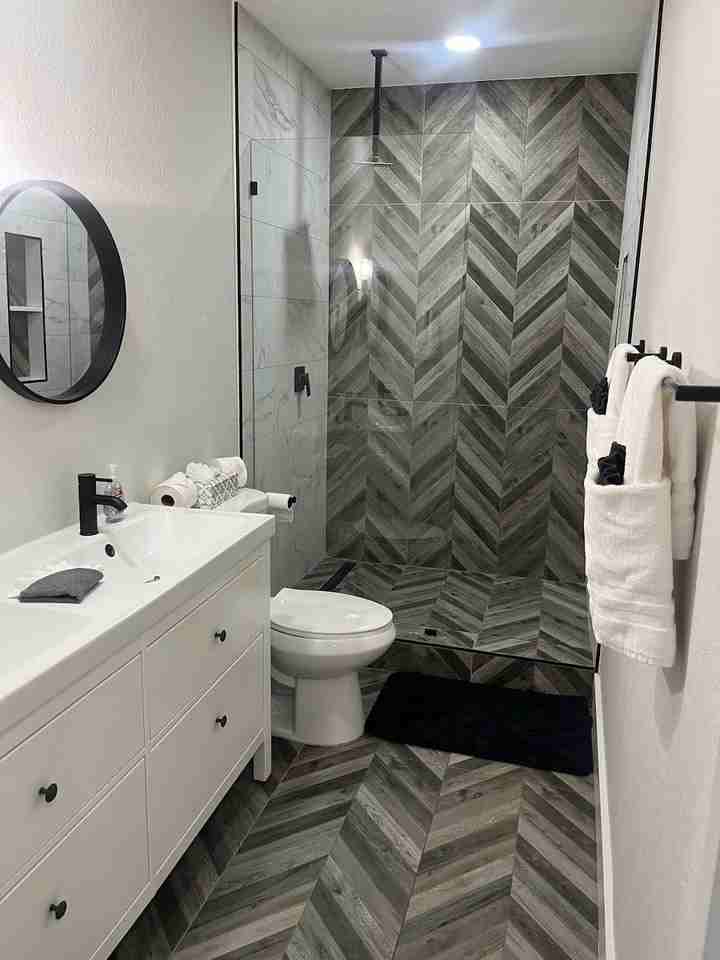 1910 Belmont Pl - Photo 6 of 19