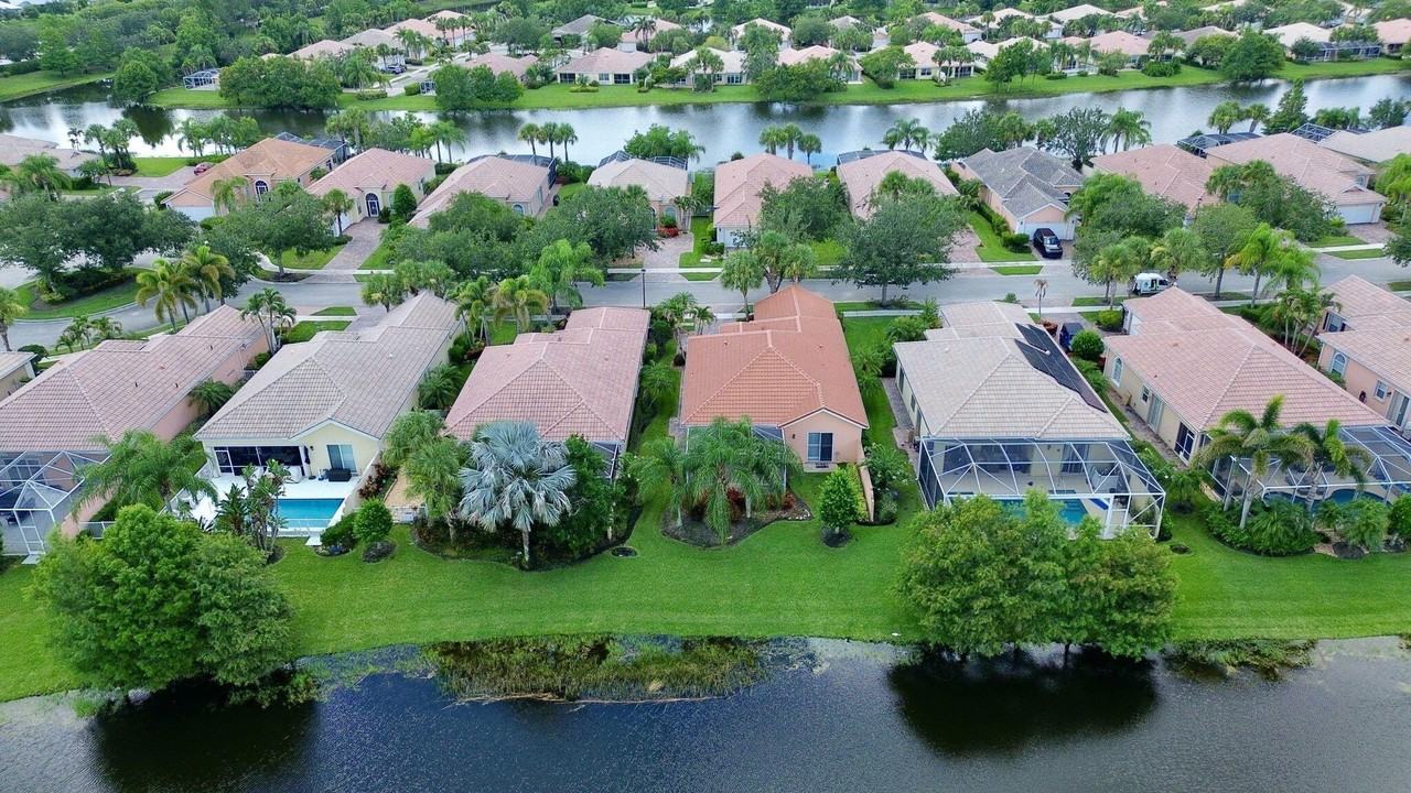 11378 Sw Rockingham Dr - Photo 3 of 50