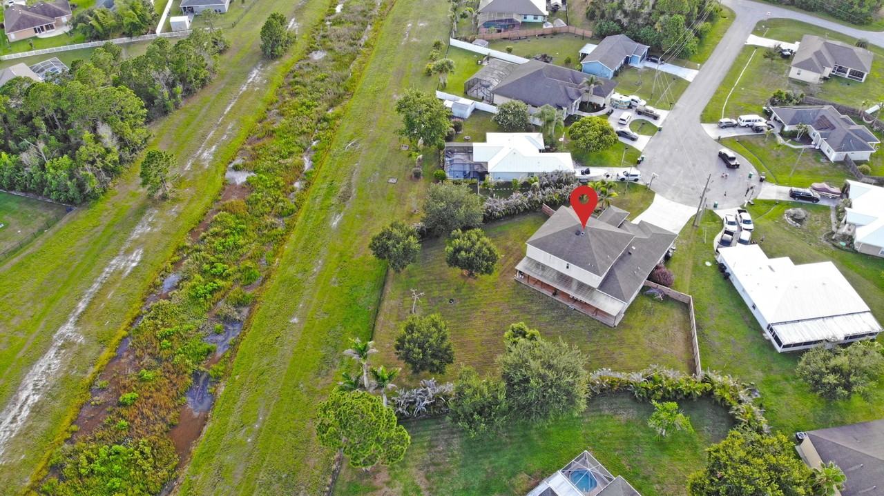 5648 Nw Lorna Ct - Photo 3 of 50