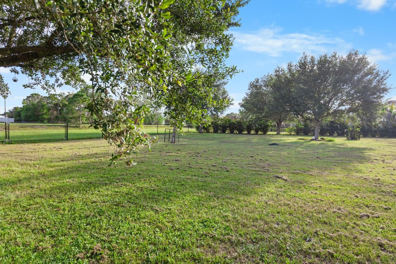 5648 Nw Lorna Ct - Photo 6 of 50