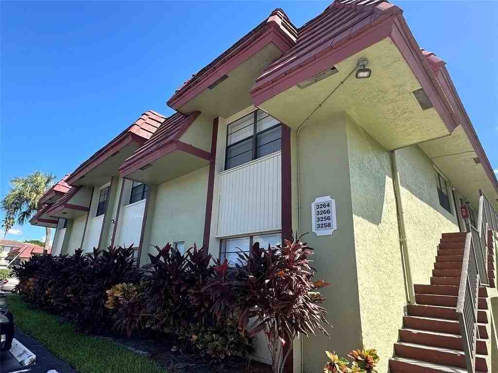 3256 Nw 104th Ave - Photo 6 of 14