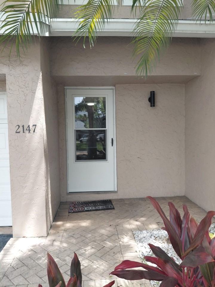 2147 Discovery Cir W - Photo 4 of 26