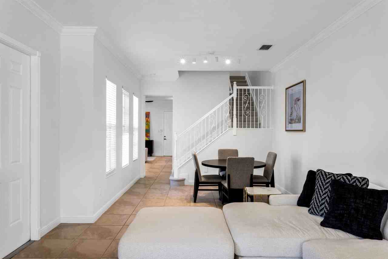 8300 Nw 9th Ave - Photo 4 of 23
