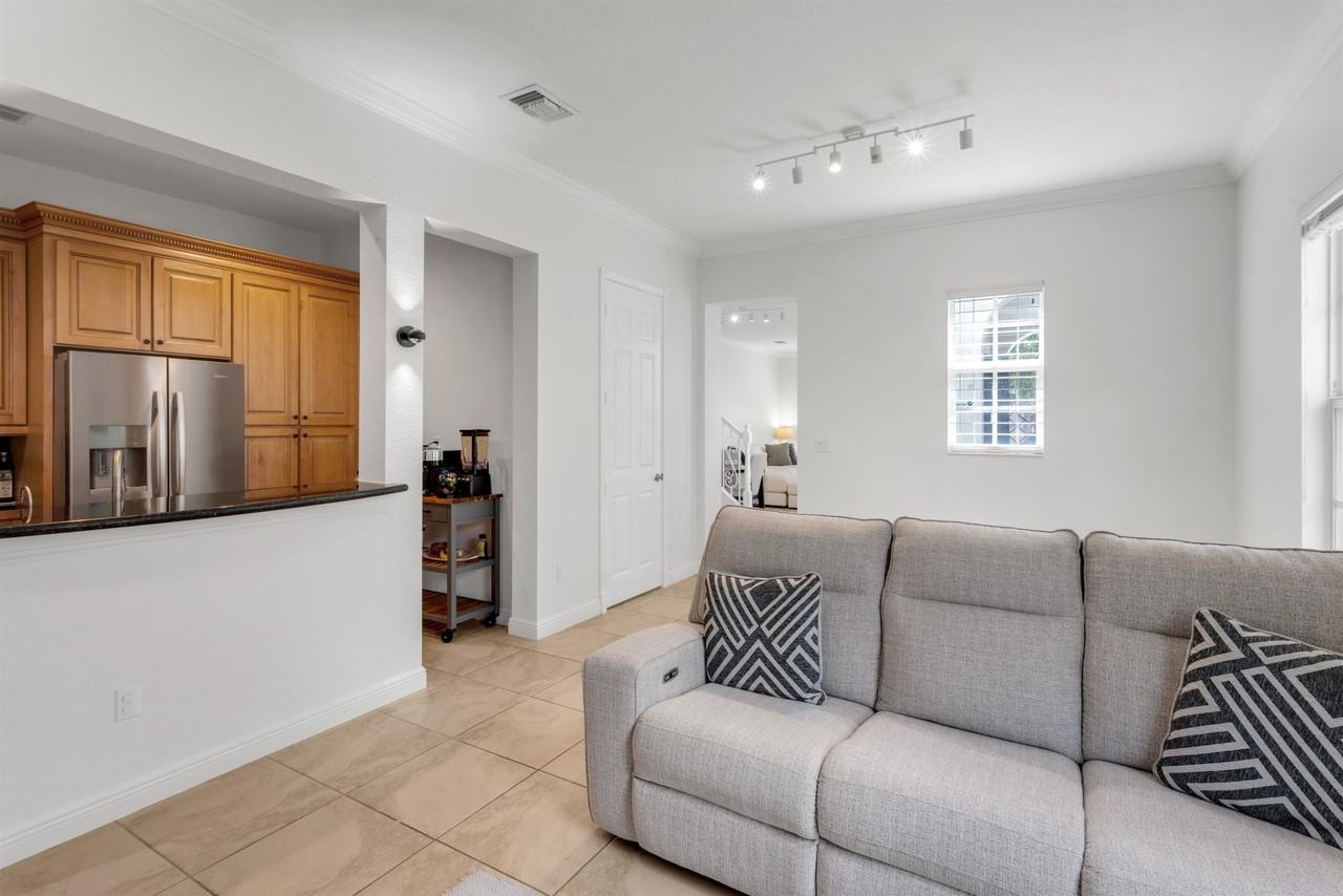 8300 Nw 9th Ave - Photo 6 of 23
