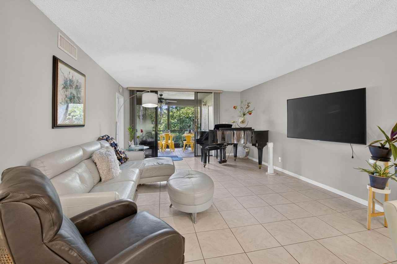 7473 Glendevon Ln #402 - Photo 7 of 50