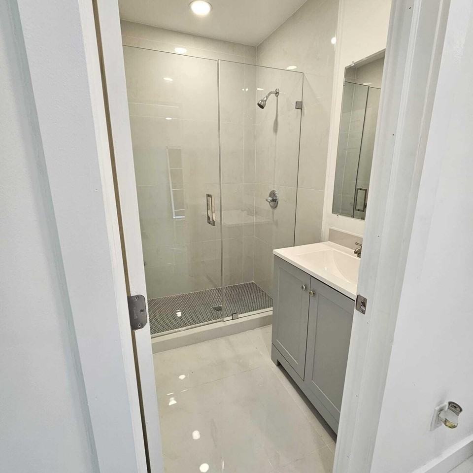 206 Ne 13th St #AC - Photo 3 of 11