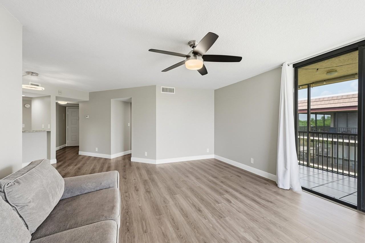 10401 W Broward Blvd #401 - Photo 4 of 50