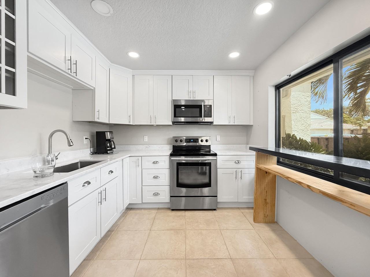 5246 Jog Ln - Photo 3 of 20