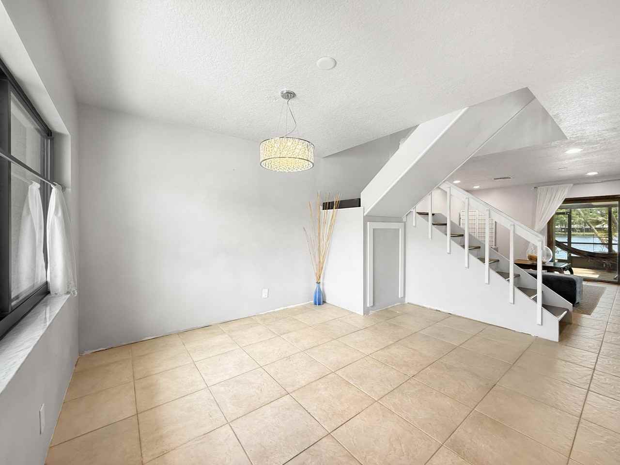 5246 Jog Ln - Photo 6 of 20