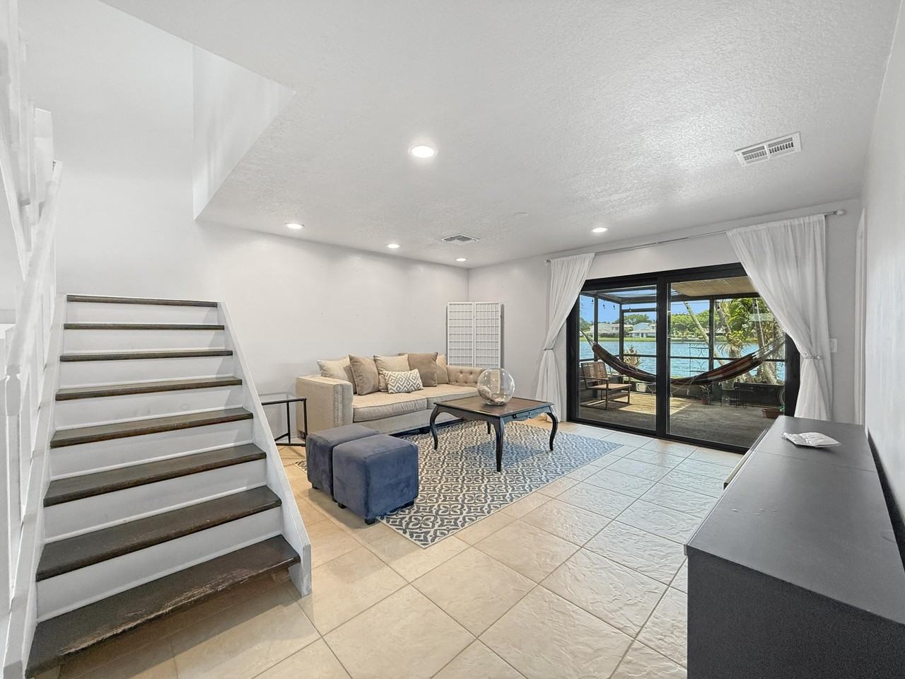 5246 Jog Ln - Photo 7 of 20