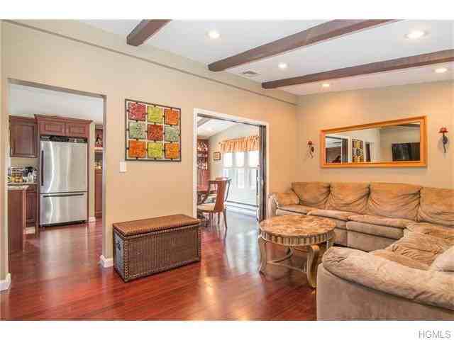 5 Allen Rd - Photo 3 of 13