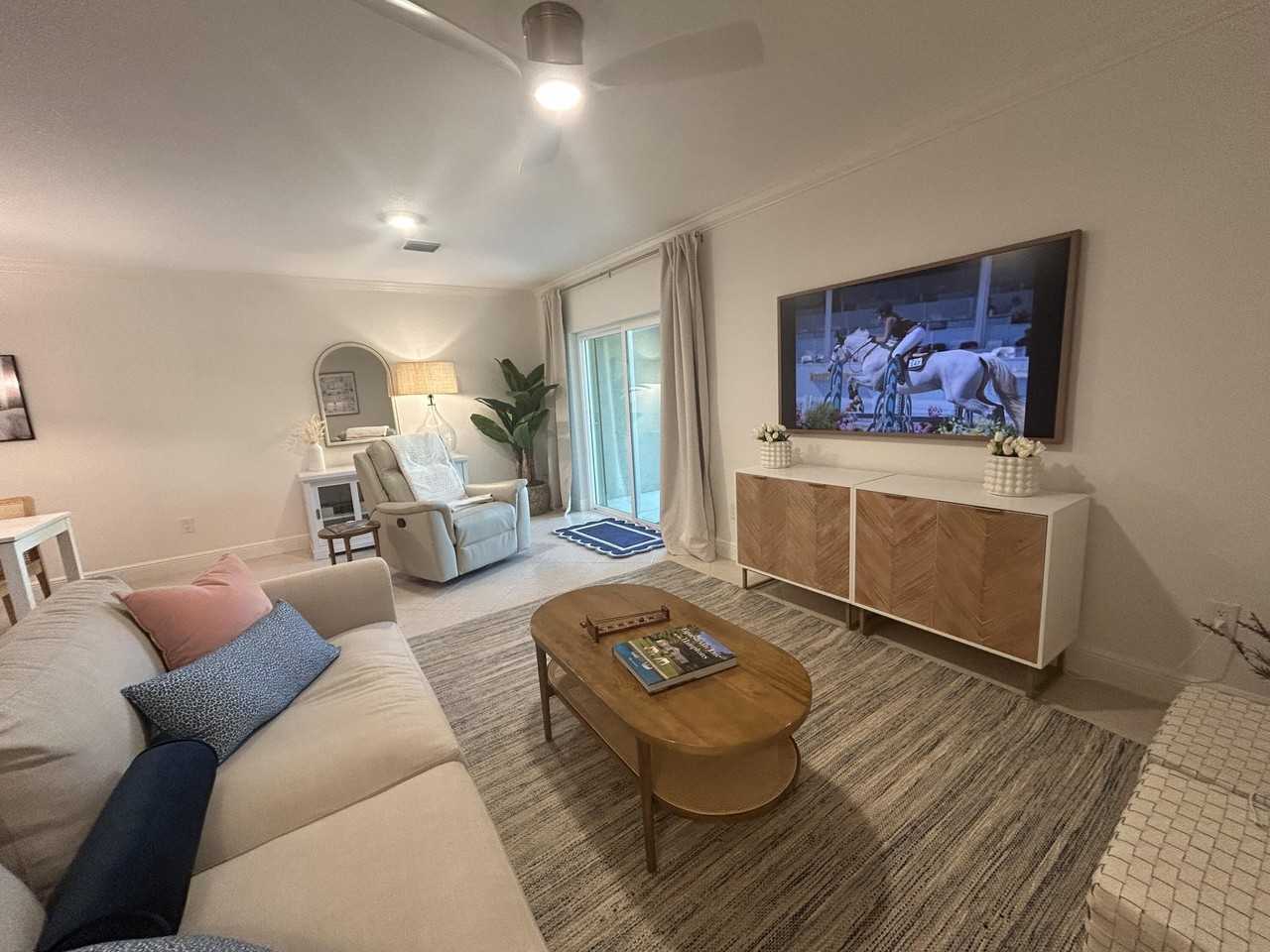 12768 Westhampton Cir - Photo 4 of 36