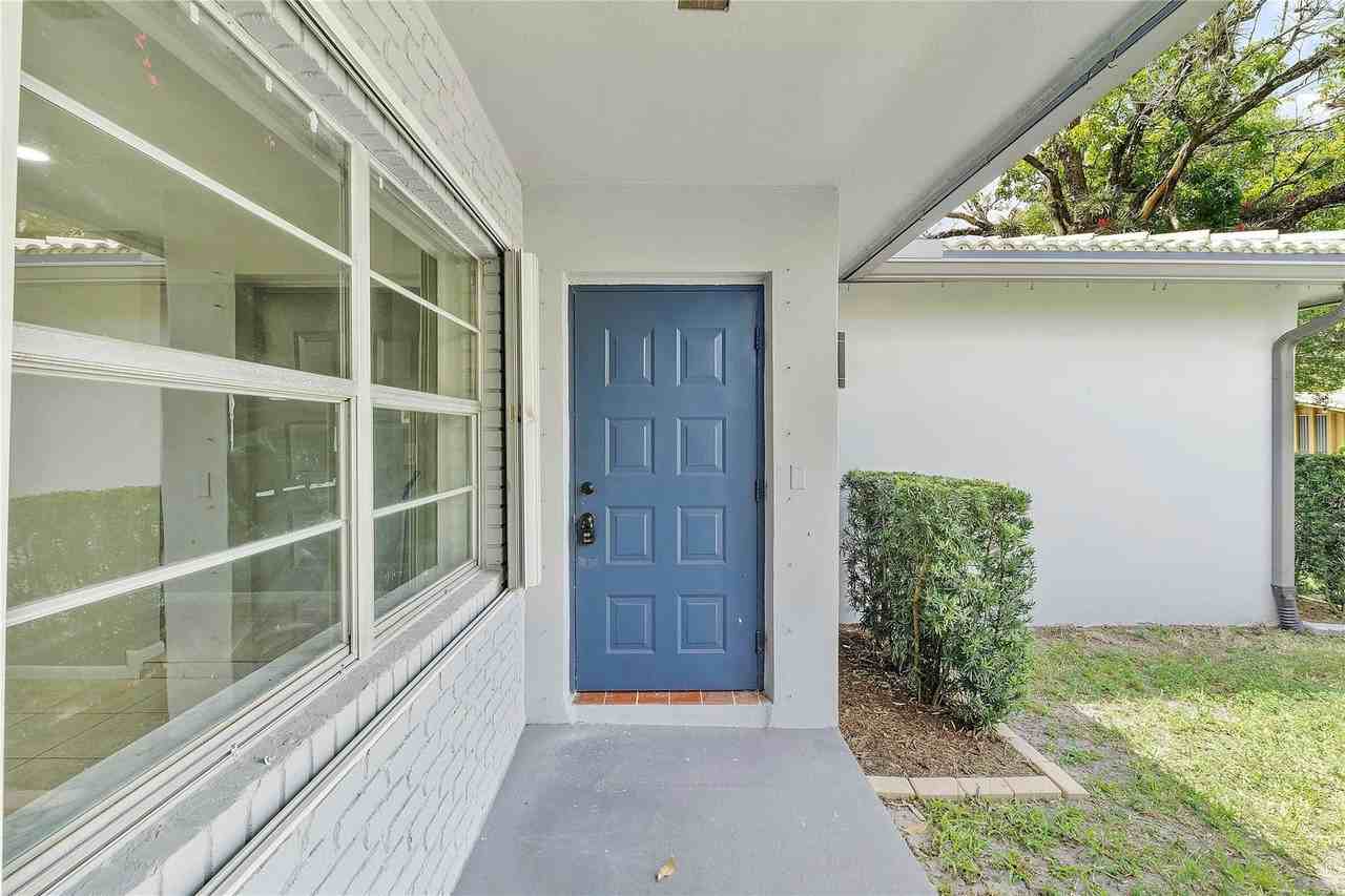 3843 Nw 81st Ter - Photo 4 of 26