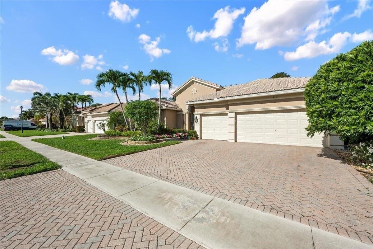 4241 Wellington Shores Dr - Photo 3 of 50