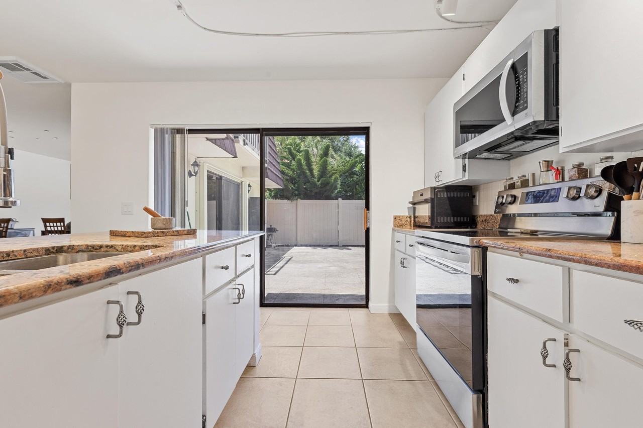 7424 74th Way - Photo 3 of 21