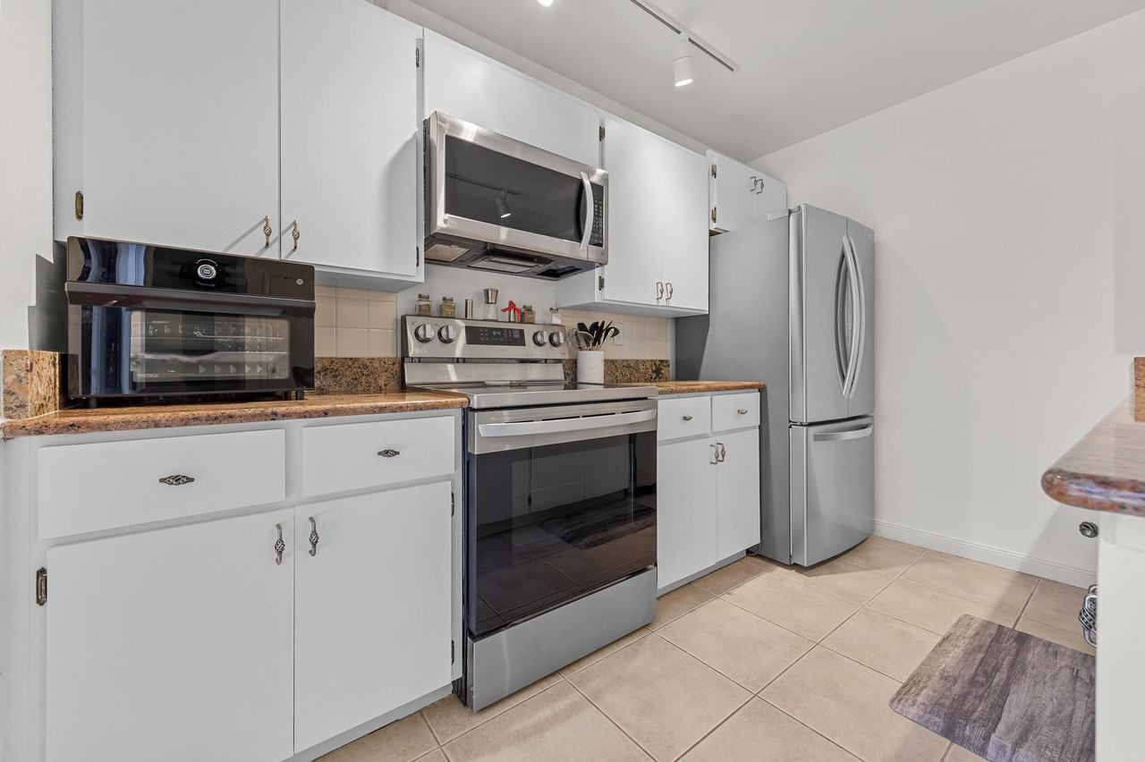 7424 74th Way - Photo 5 of 21