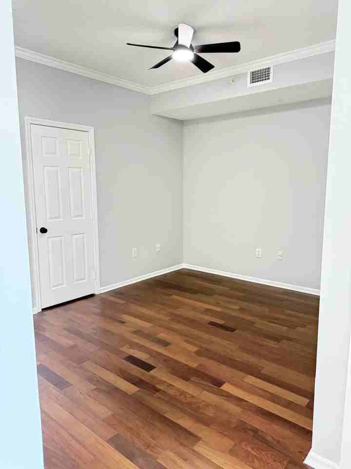 2080 Greenview Shores Blvd #413 - Photo 4 of 25