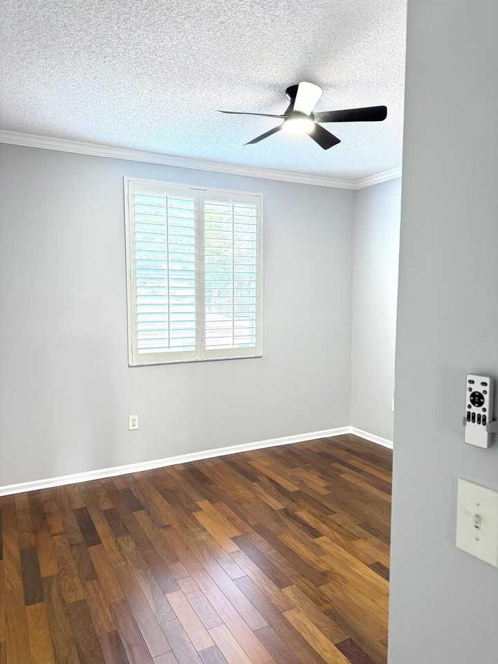 2080 Greenview Shores Blvd #413 - Photo 5 of 25