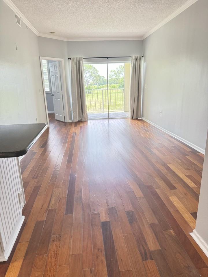 2080 Greenview Shores Blvd #413 - Photo 6 of 25