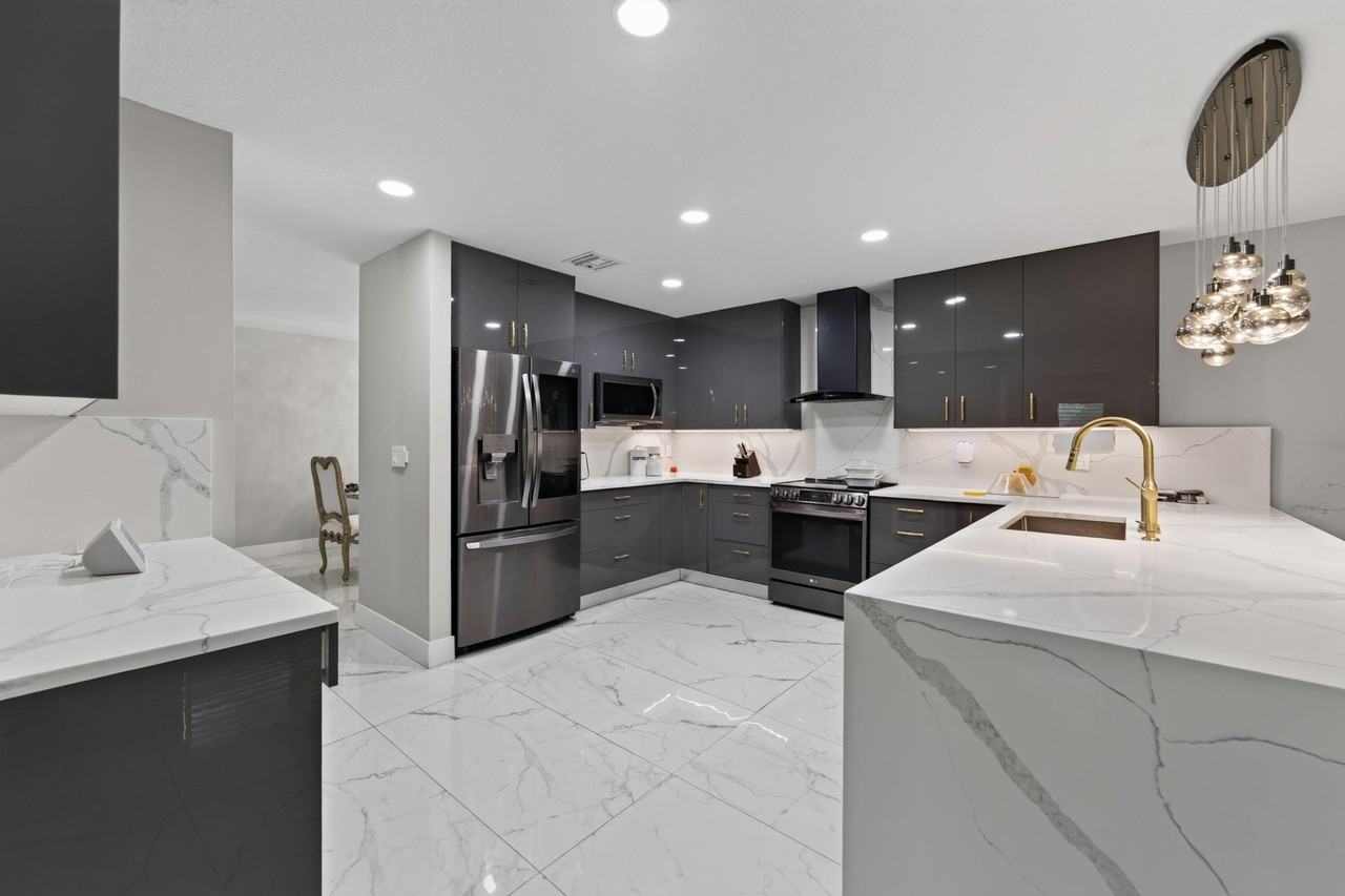 6544 Adriatic Way - Photo 2 of 24