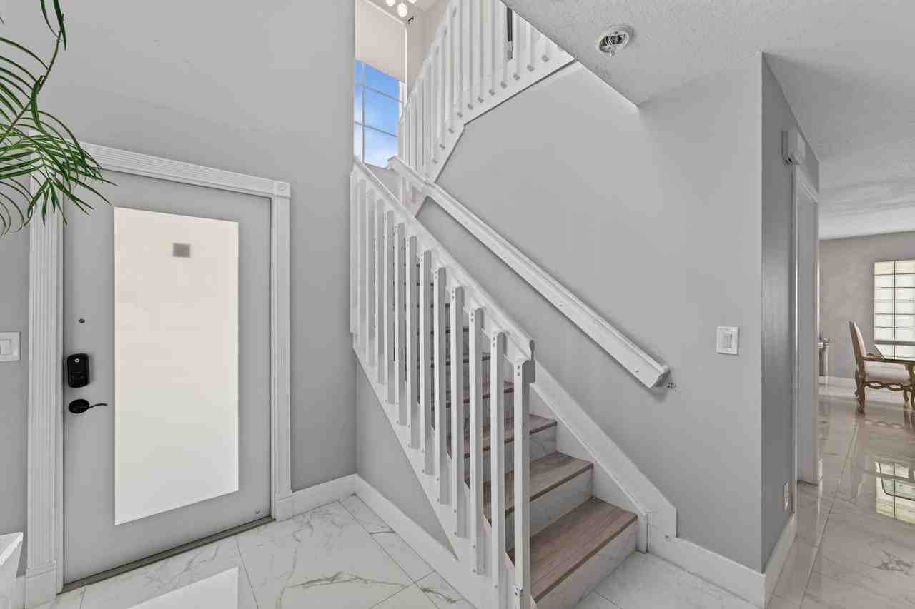 6544 Adriatic Way - Photo 4 of 24