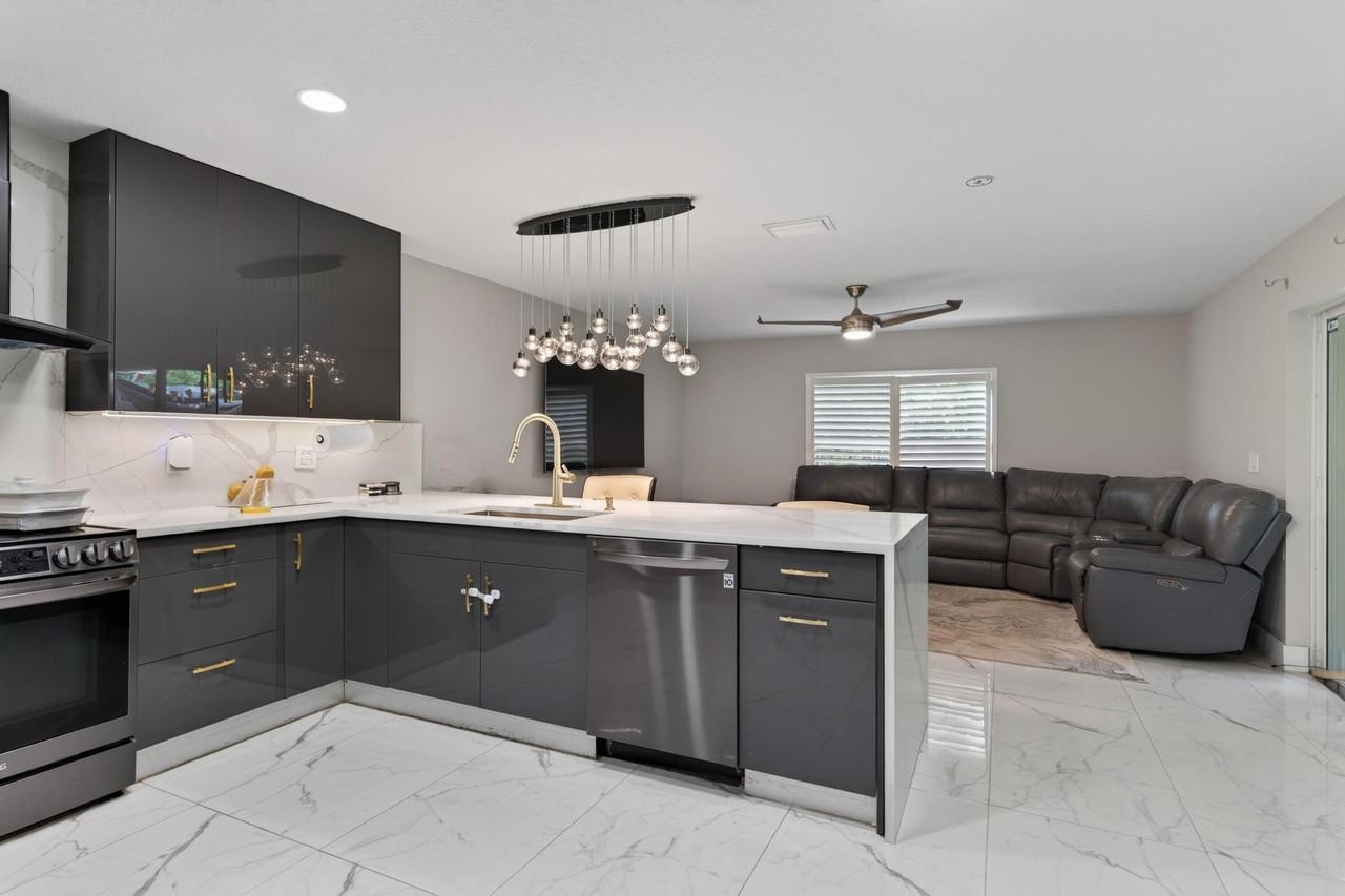 6544 Adriatic Way - Photo 6 of 24