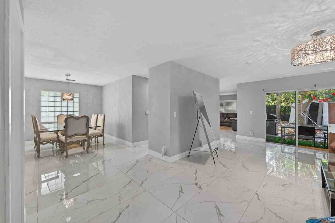 6544 Adriatic Way - Photo 7 of 24
