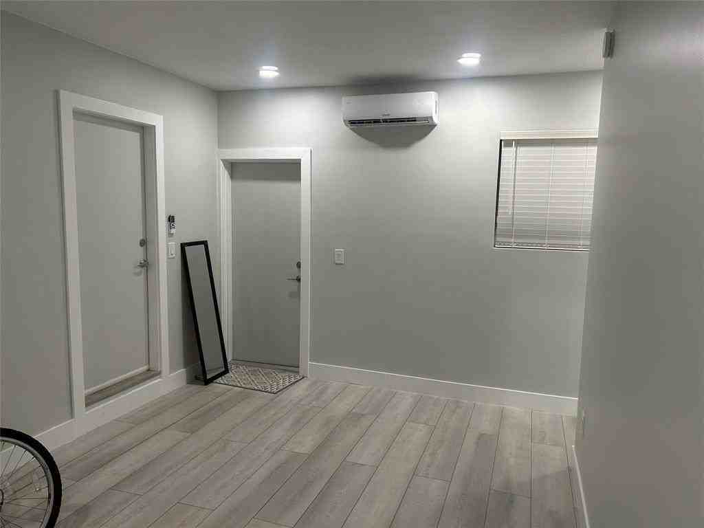 135 Ponce De Leon St - Photo 3 of 6