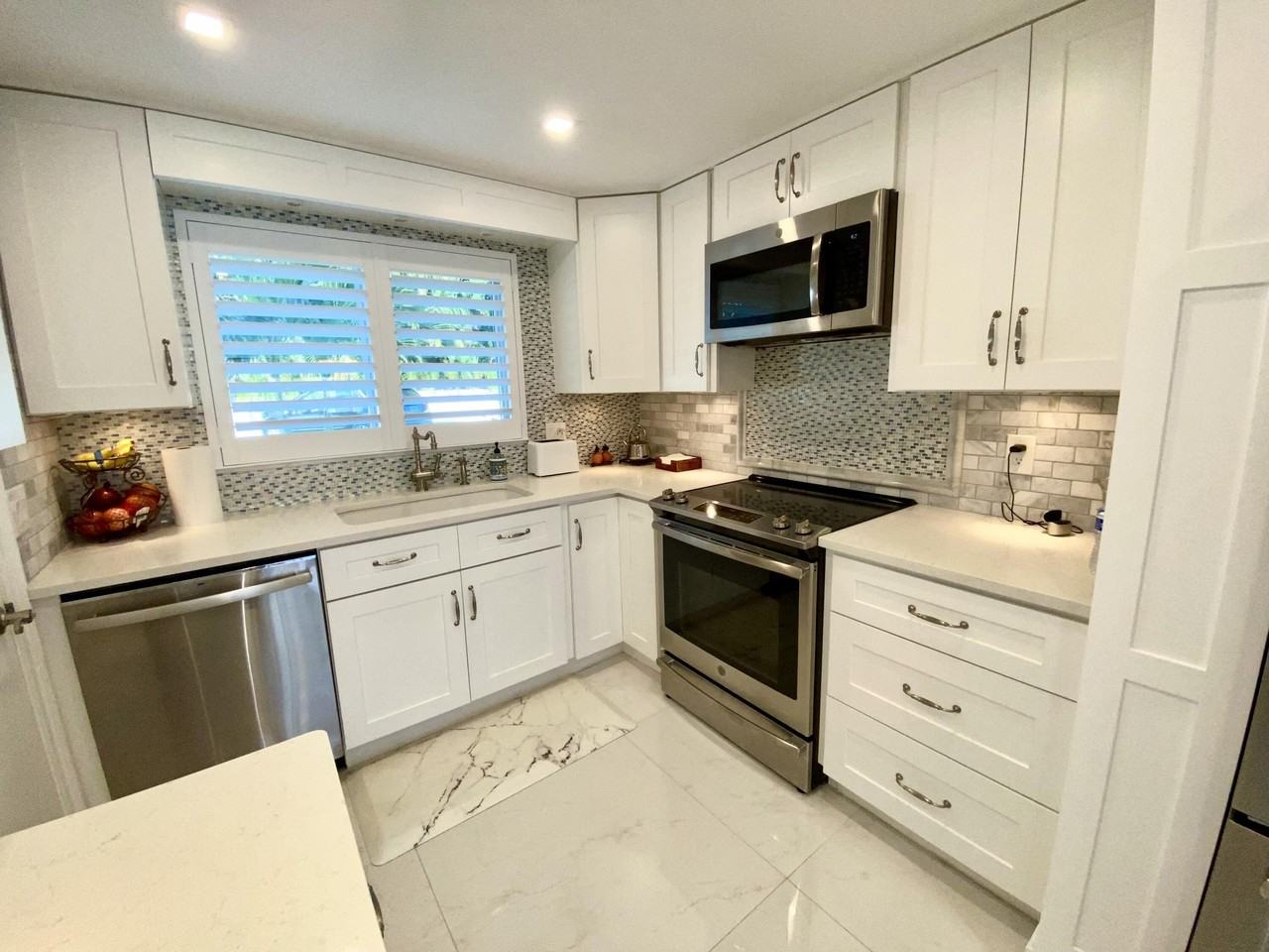 331 Tequesta Dr #118 - Photo 2 of 15