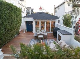 featured image of 457 E Ave