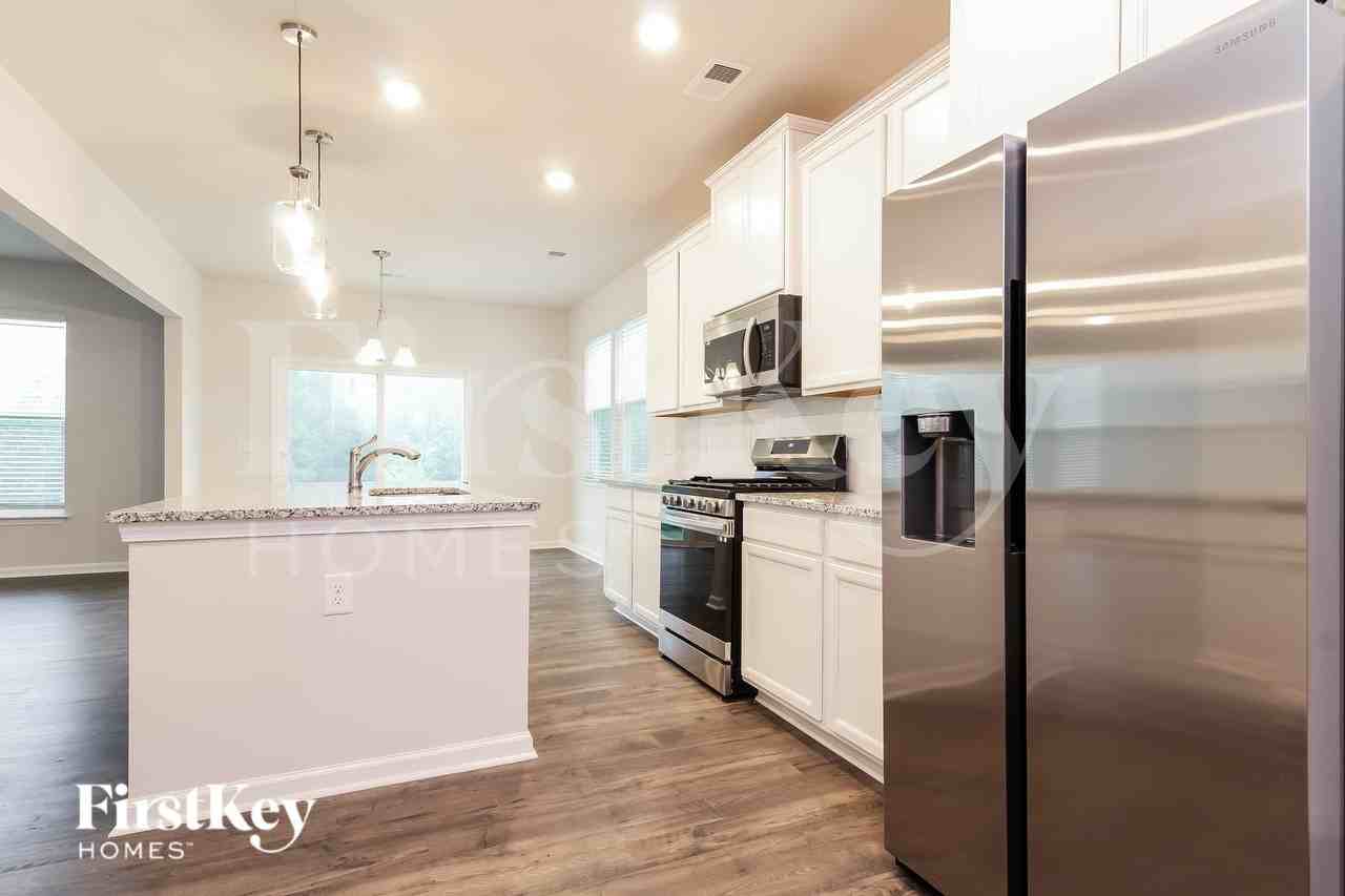 721 Ridgemoor Trl - Photo 6 of 16