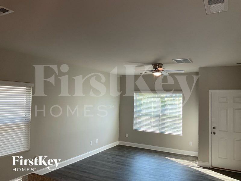5517 Cobblestone Glen Dr - Photo 2 of 10